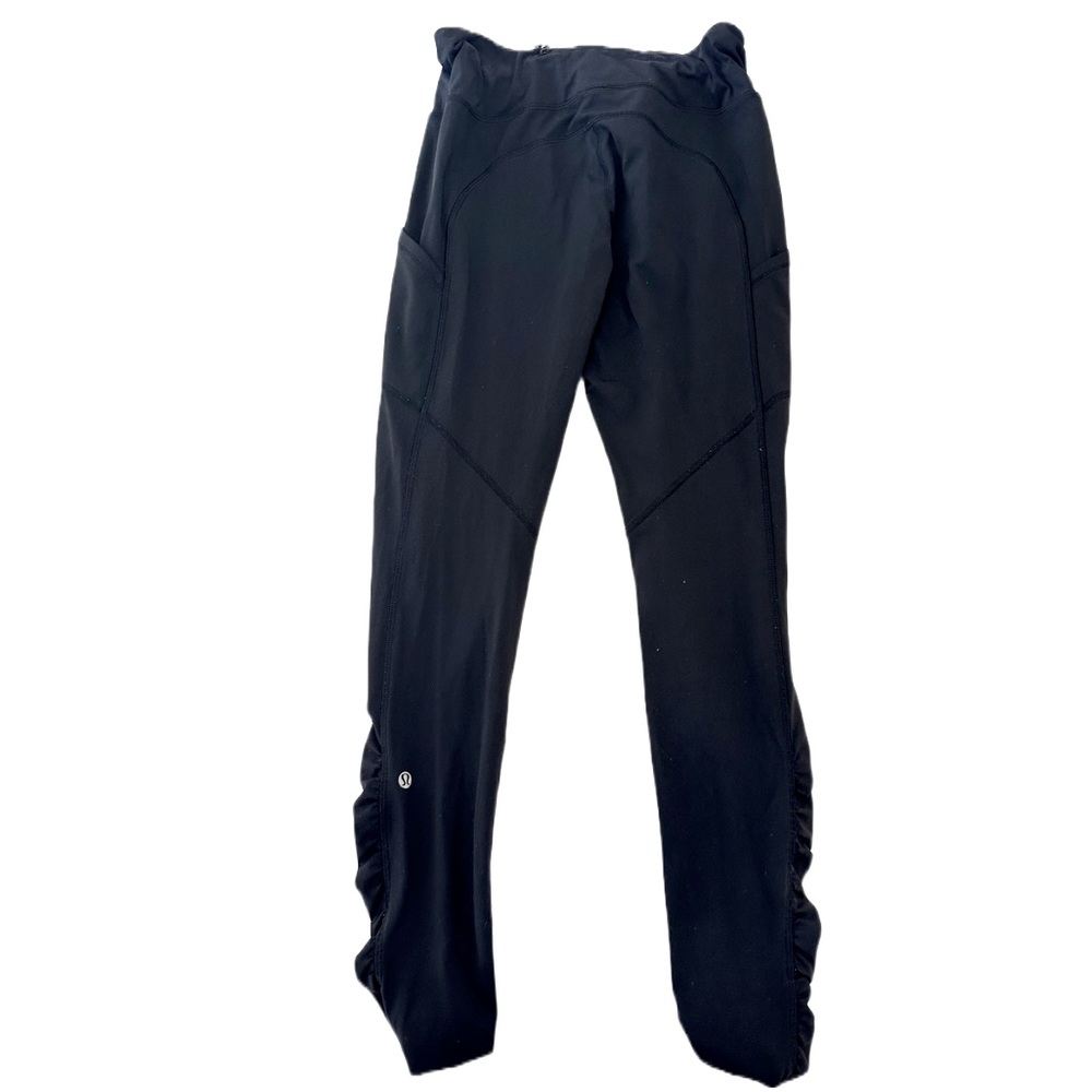 Lululemon Run Tempo Cropped Leggings with drawstring and pockets! Size 8